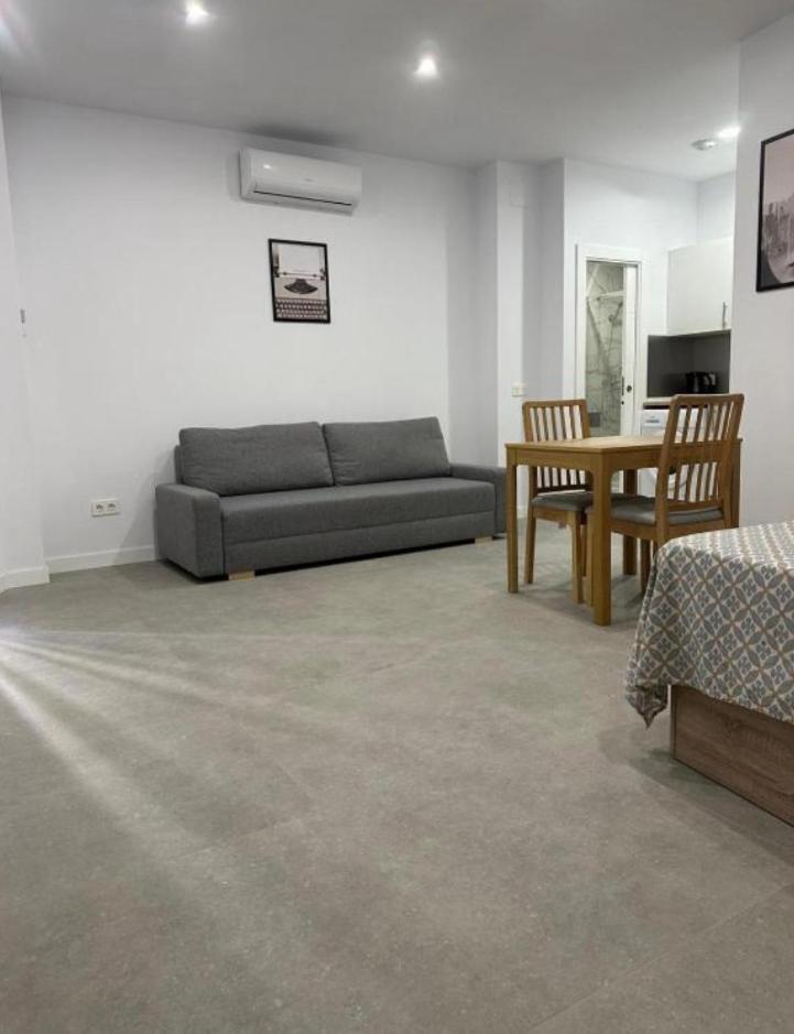 Estupendo Piso A 5 Min De La Estacion De Bus Y Tren Maria Zambrano Apartment Malaga Exterior photo